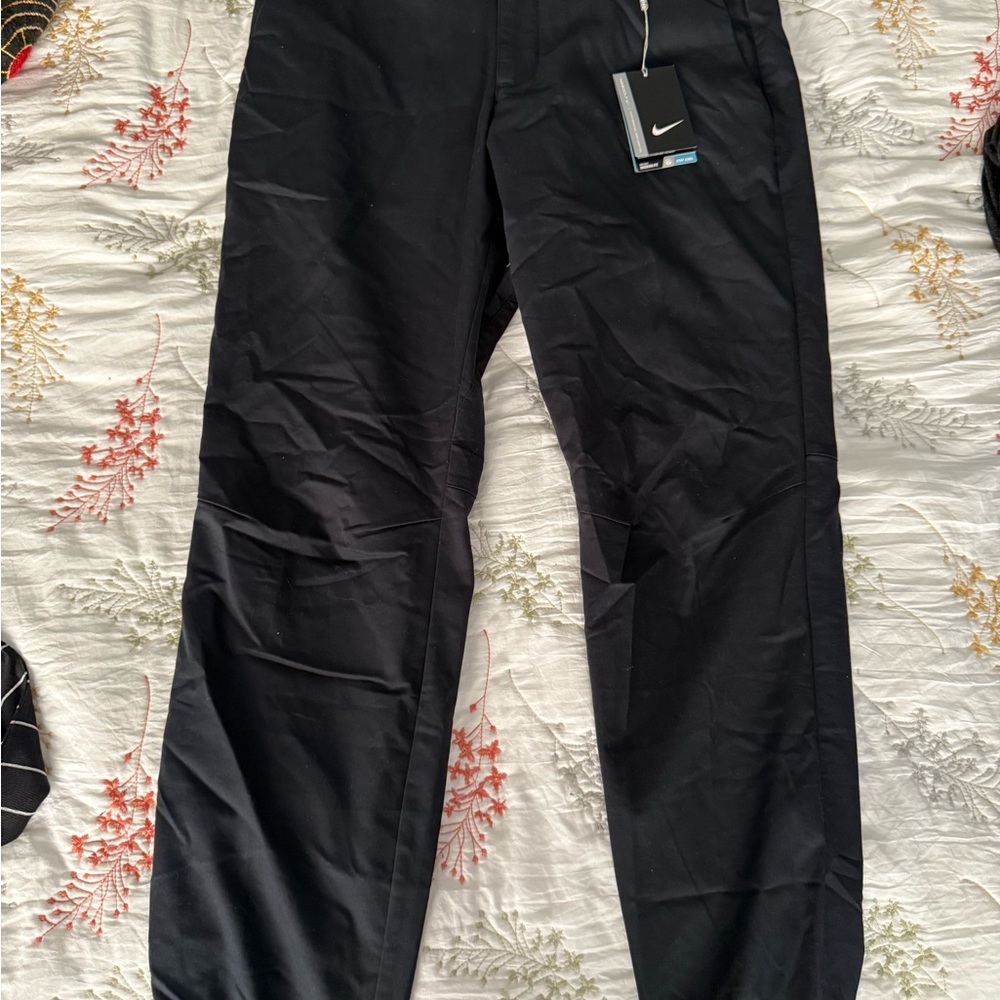 Nike Men's Black Golf Jogger pants  32 men